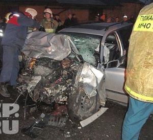 Страшная авария в Смоленске: легковой автомобиль столкнулся с маршруткой