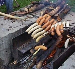 На праздники в парке 1100-летия Смоленска в урнах жарили шашлыки