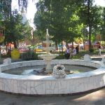 В Лопатинском саду появились два фонтана в петергофском стиле