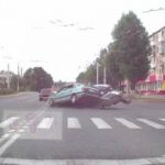 В Смоленске на перекрестке улиц Шевченко-Румянцева столкнулись два автомобиля